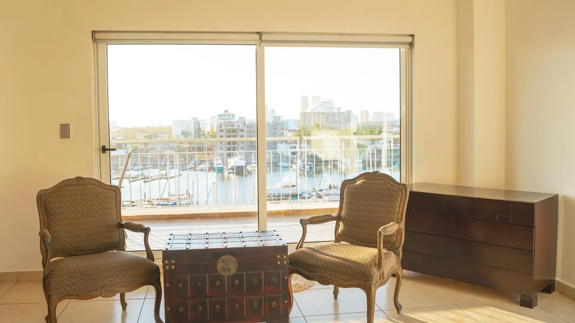 דירות מזטלן Frente A La Marina Y Super Vista By G P S Rentas